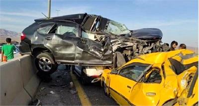 ۱۲ مصدوم در تصادف زنجیره‌ای در محور ملک‌آباد مشهد