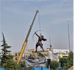 ماجرای مجسمه آرش کمانگیر در میدان ونک