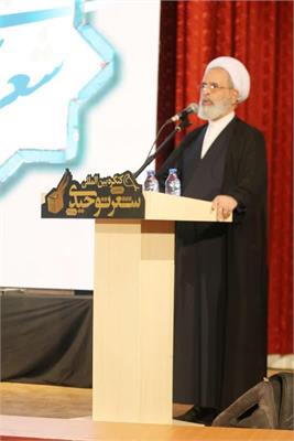 آیت‌الله اعرافی: کنگره بین‌المللی شعر توحیدی؛ فرصتی برای ارتقای ادبیات معنوی و تربیتی در عرصه جهانی / اگر جای وزیر ارشاد بودم، بدون دعوت در این کنگره باشکوه شرکت می‌کردم