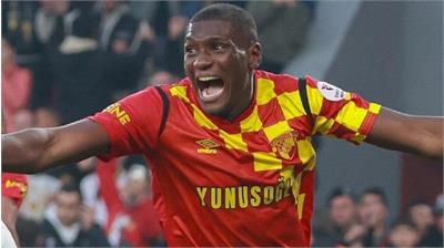 دوس سانتوس برزیلی در راه پرسپولیس