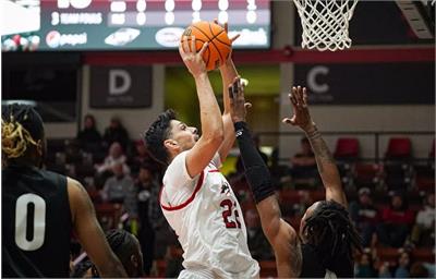 آسمانخراش ایرانی در جمع بهترین‌های NCAA بسکتبال آمریکا