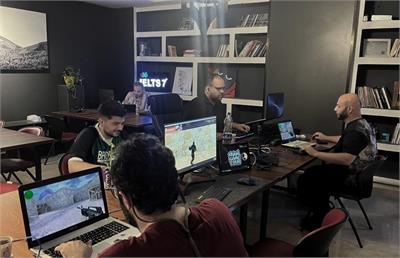 روایت تازه‌ای از رقابت‌های دیجیتال: «ایران گیم تور» در فضای کار اشتراکی ۳۶ کرج برگزار شد