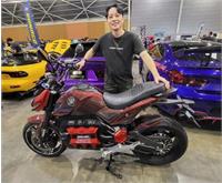 چرا مردان شیفته موتور و موتورسواری‌اند؟