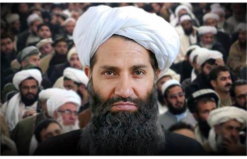 هبت‌الله آخندزاده مسیر عبور را از پیش پاکسازی کرده بود؛ این اولین حضور عمومی او پس از ماه‌هاست رهبر تروریست های طالبان با