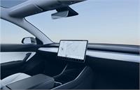 رانندگی عجیب با «خودروی بدون فرمان» تسلا