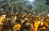 کشته شدن دو شهروند معترض و یک مامور نیروی انتظامی در ششمین شب تظاهرات جنوب ایران